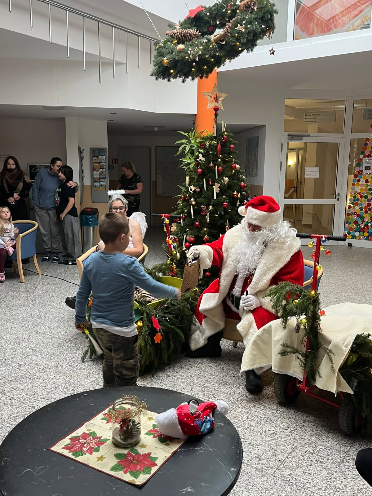 Ihr Weihnachtsmann ist buchbar