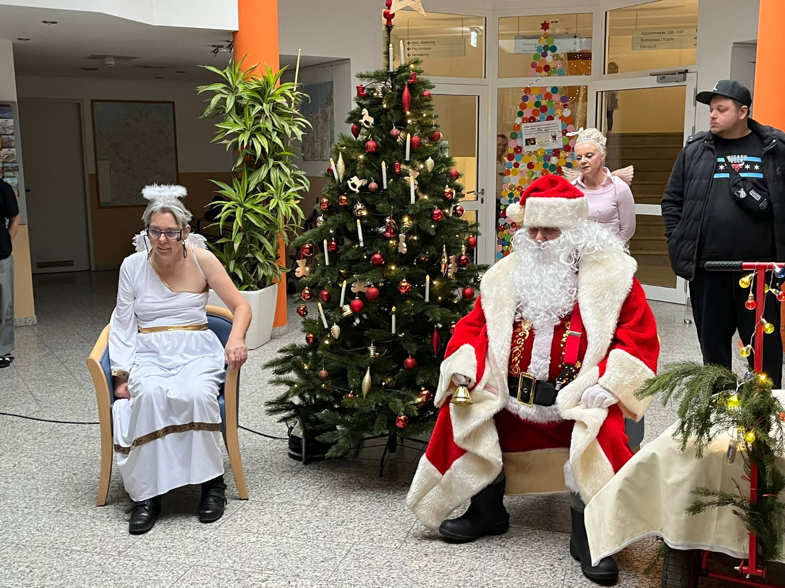 Ihr Weihnachtsmann ist buchbar